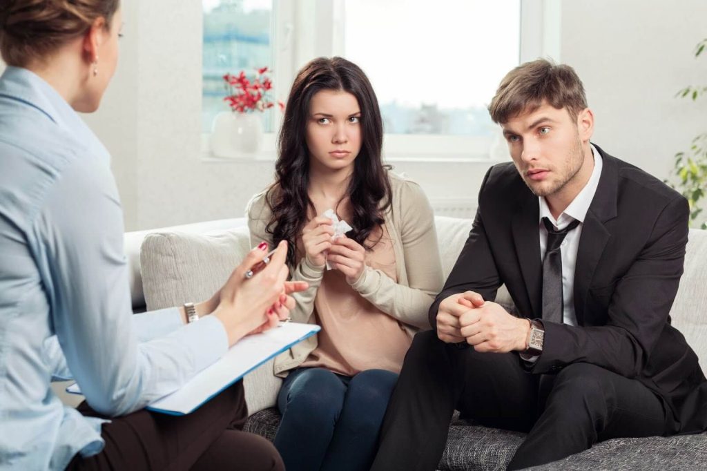 Family Therapy vs Individual Therapy: Uses, Benefits and Effectiveness