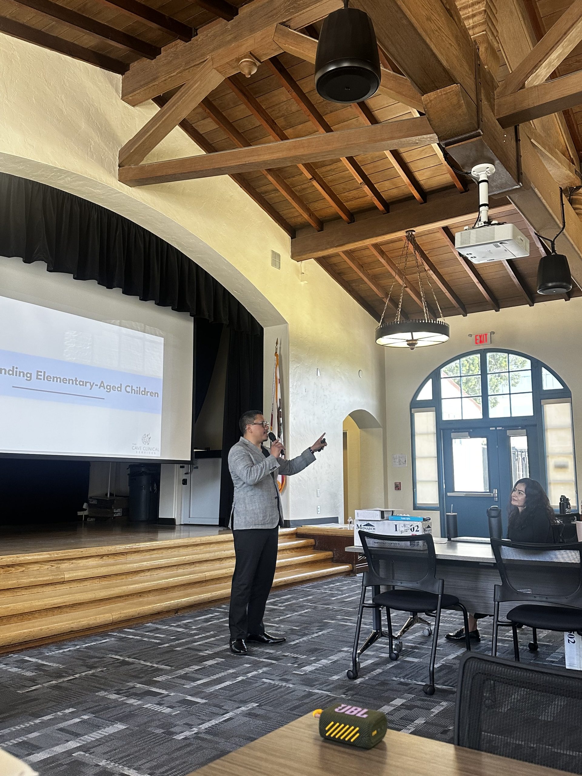 Replace_this_picture